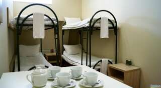 Гостиница Скай Хостел Шереметьево Химки Двухъярусная кровать в общем номере для мужчин-1